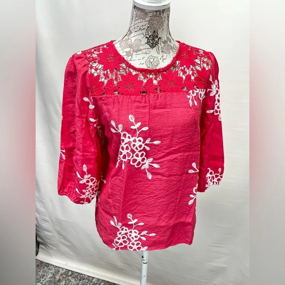 KINDRED Bright coral embroidered floral design top size PM. - Picture 9 of 13